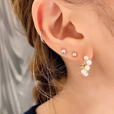 パール×スタッズ ピアス: e.m. ISETAN SHINJUKU 2F