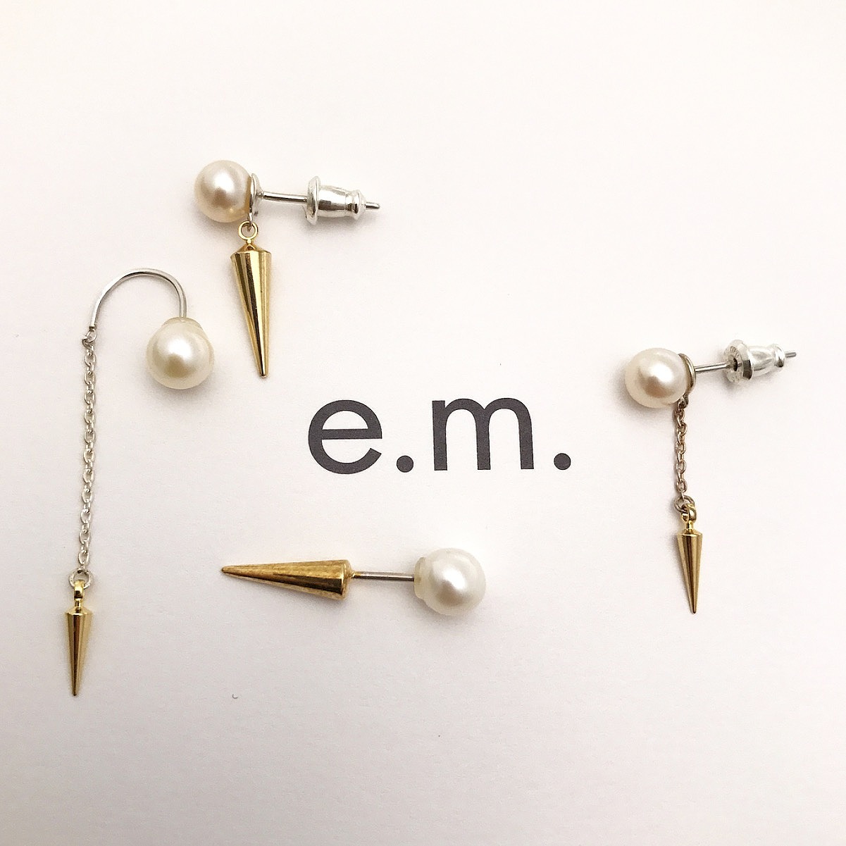 パール×スタッズ ピアス: e.m. OMOTESANDO