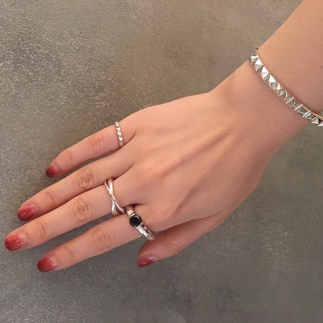 ブラックジルコニアのeternalリング: e.m. OMOTESANDO