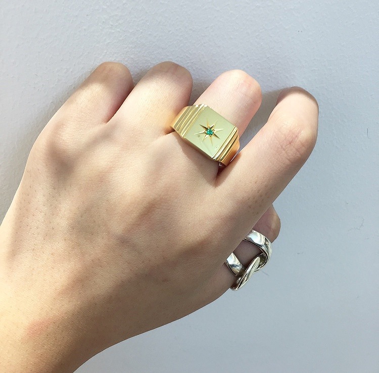 e.m シルバーの印台リング サファイア付き 【公式通販】